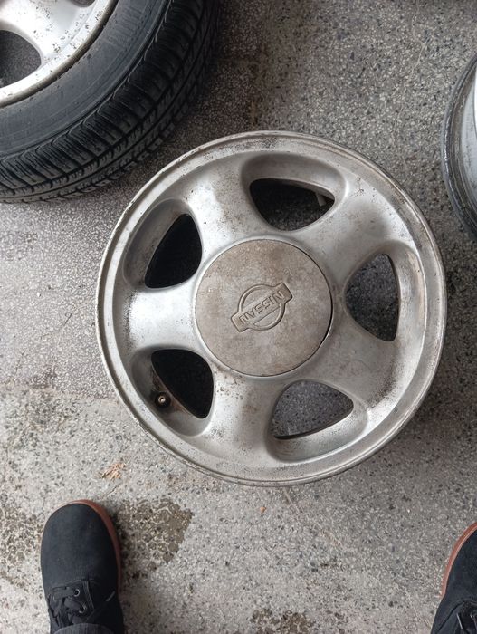 Джанти и гуми за Нисан