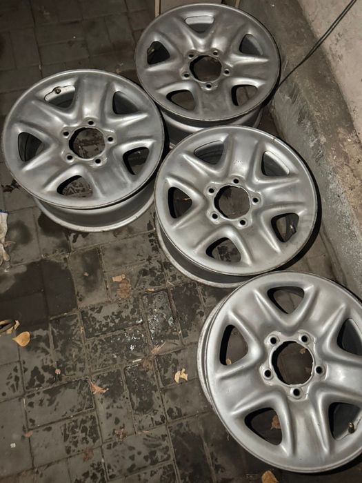 Диски на Ланд Крузер 200 R18