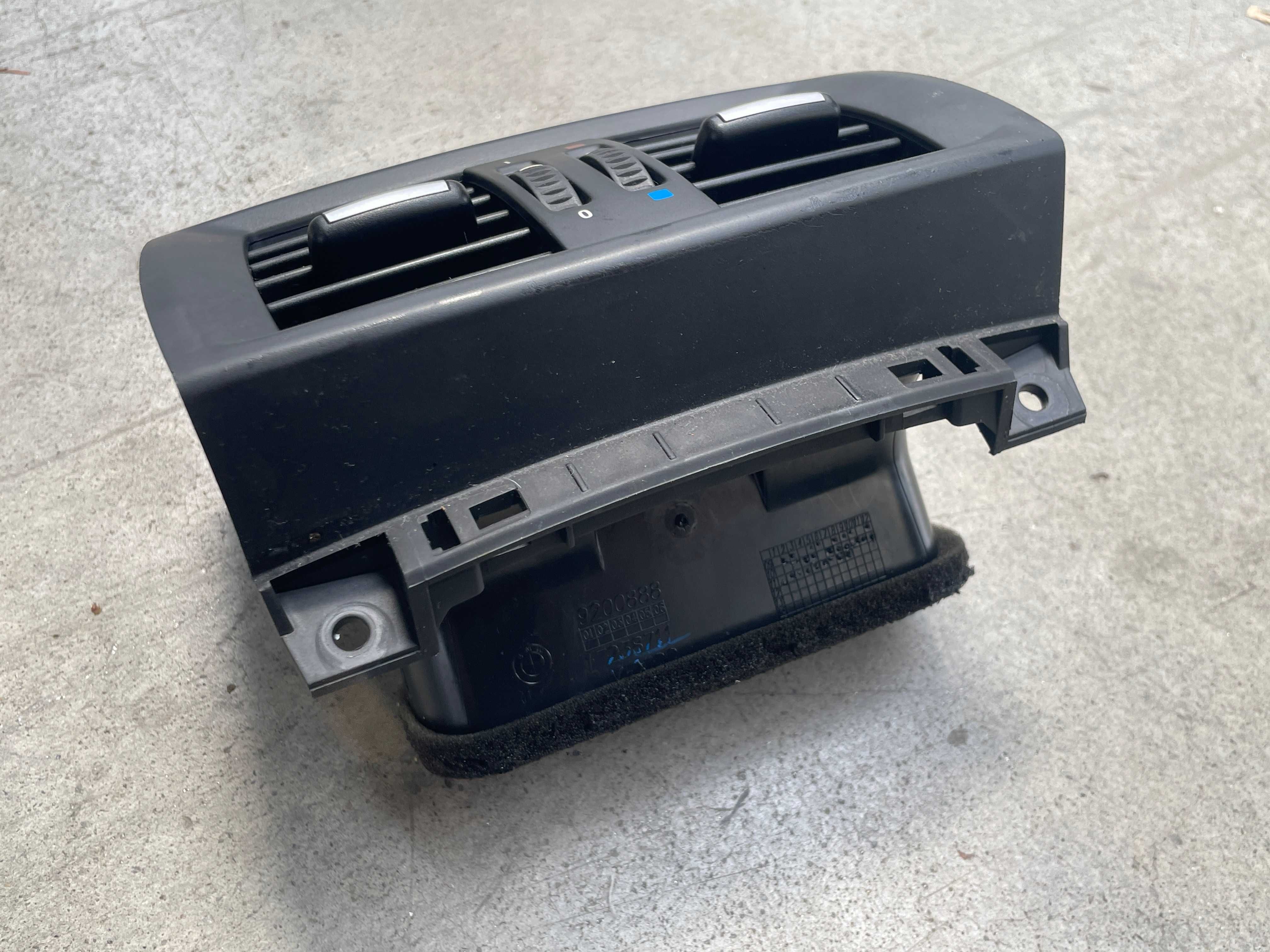 Grila ventilatie spate Bmw X3 F25 - X4 F26 cod 9200888
