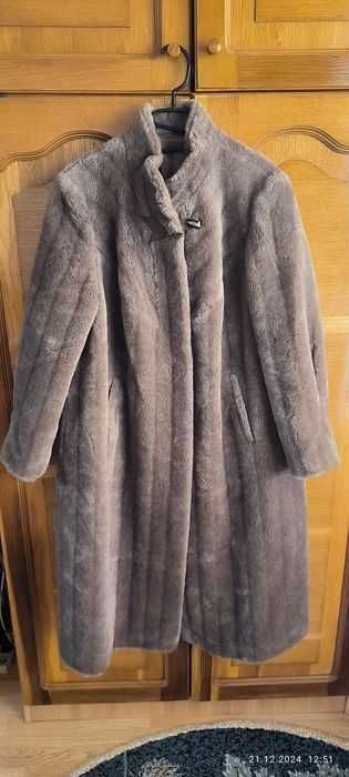 Vând blană damă lama