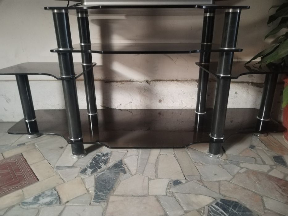 Oynali telvizor qoyadigon