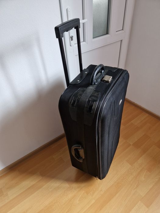 Vând troleu pentru călătorii