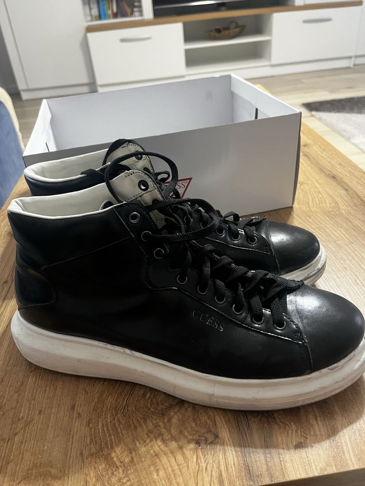 Pantofi Guess barbati
