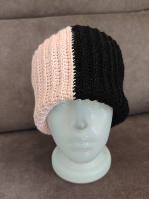 Шапка кишлака черно-розовая