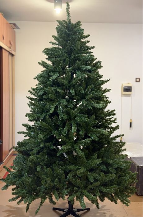 Brad Artificial Royal Christmas 210 cm