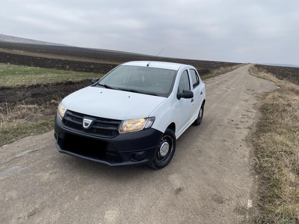 Vând Dacia Logan 2015