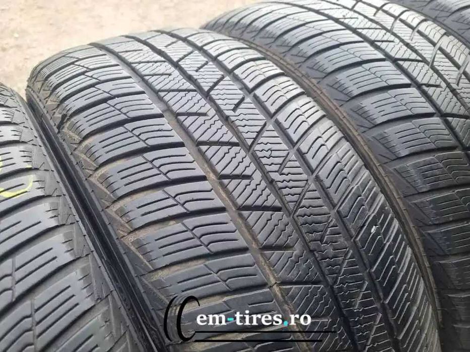 SET 4 Anvelope Iarna 215/55 R17 BARUM Polaris 5 98V