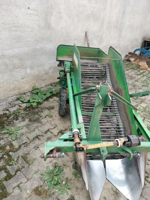 Tractor Kubota gt3 cu pachet de utilaj preț 16400 euro pentru tot  pac