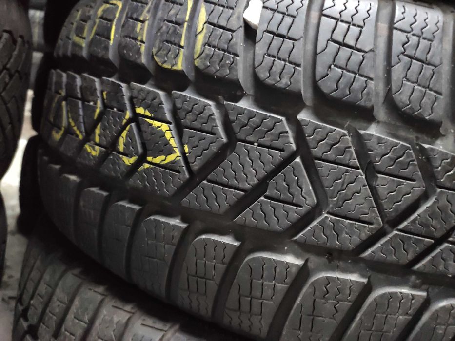 4бр Зимни гуми 225 50 17 - Pirelli