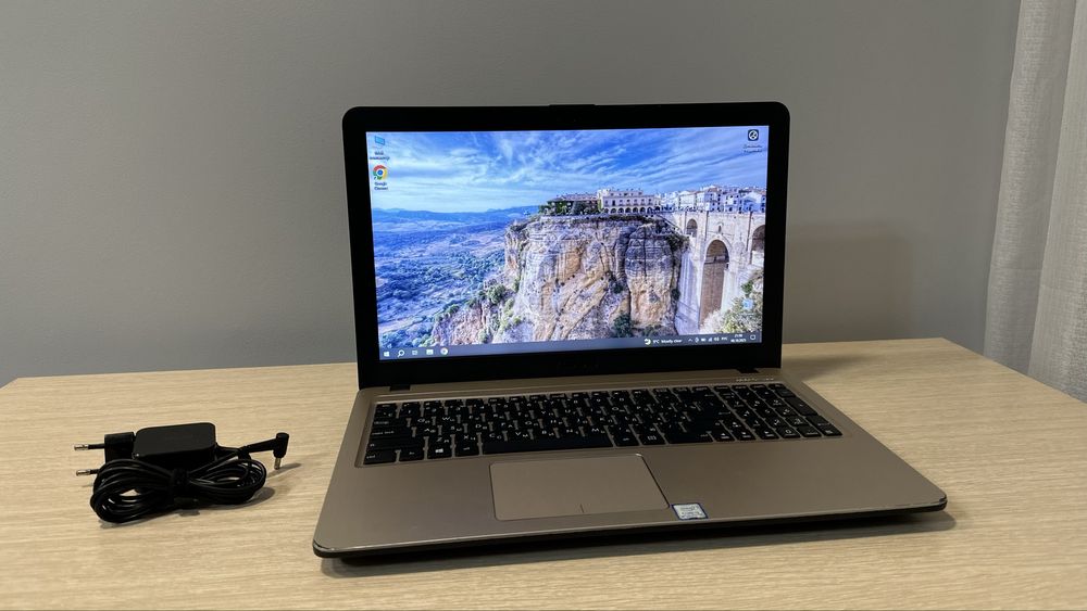 Мощный ноутбук ASUS Core i3/8GB/256GB SSD/Видеокарта 4GB