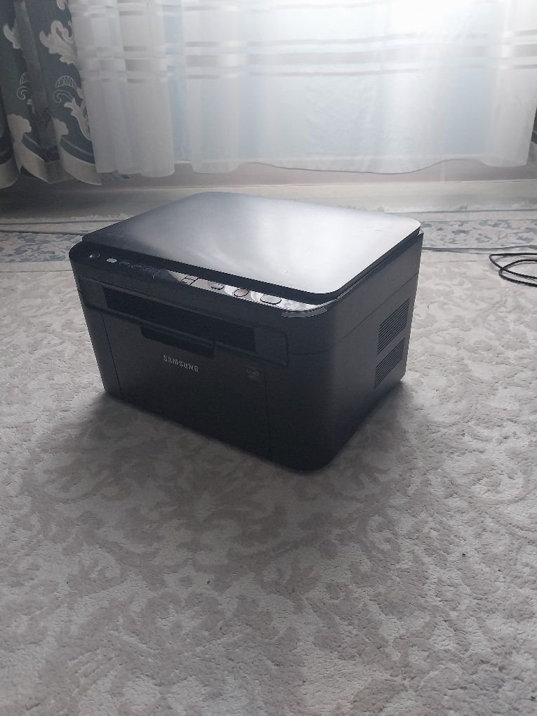 Продается Принтер самсунг SCX-3205 (торг есть)