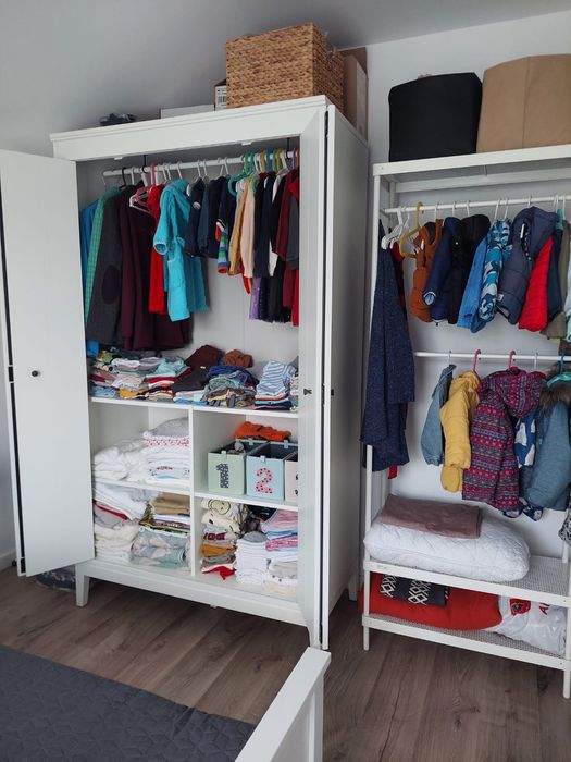 Vând mobilier de dormitor complect