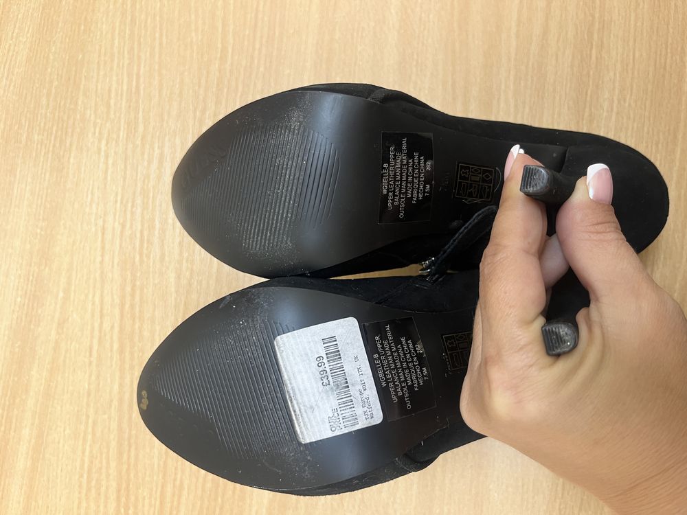 Боти на ток Guess Нови