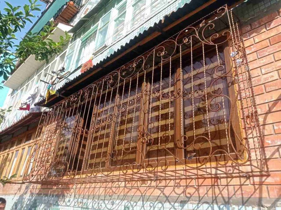 Temir darvoza va panjaralar