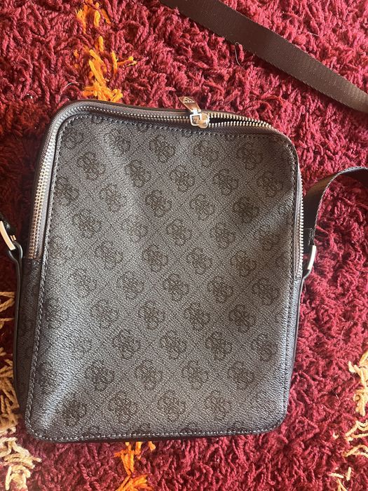 DOAR IN IASI! vand borseta guess nu trimit in tara