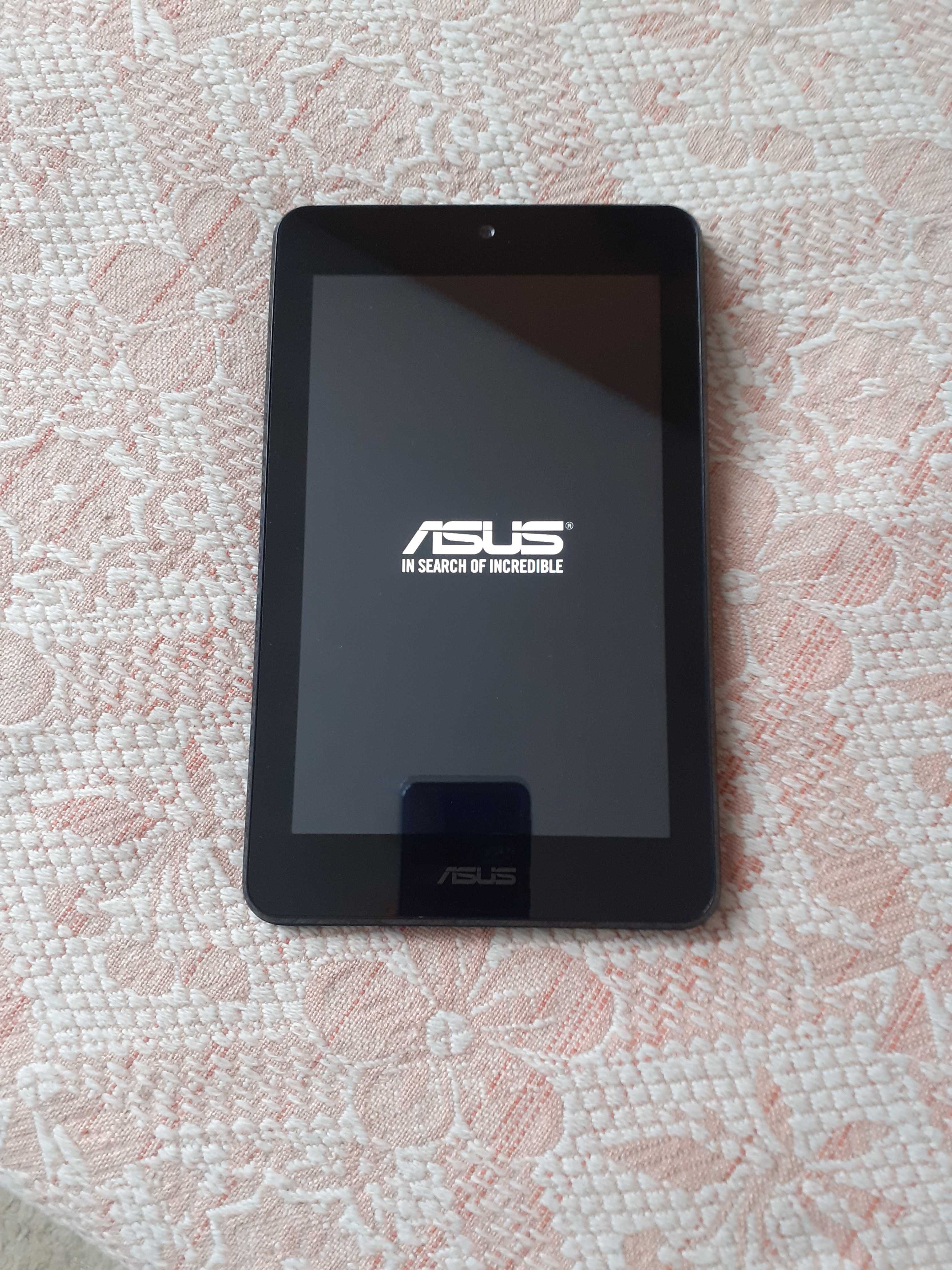 Продавам зарядно за таблет ASUS MEMO Pad 7 HD 7