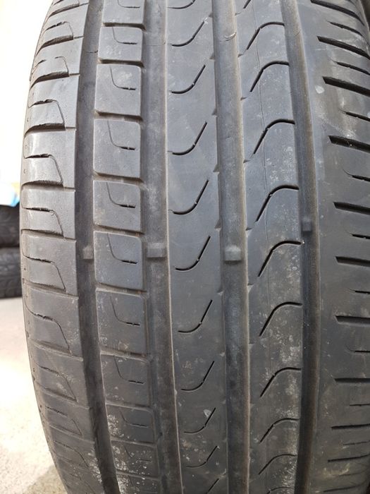 2 бр. летни гуми 235/55/17 Pirelli 6 mm DOT 3714