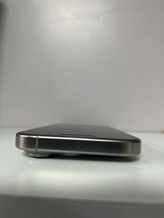 Apple iPhone 16 Pro 256GB  100% батерия