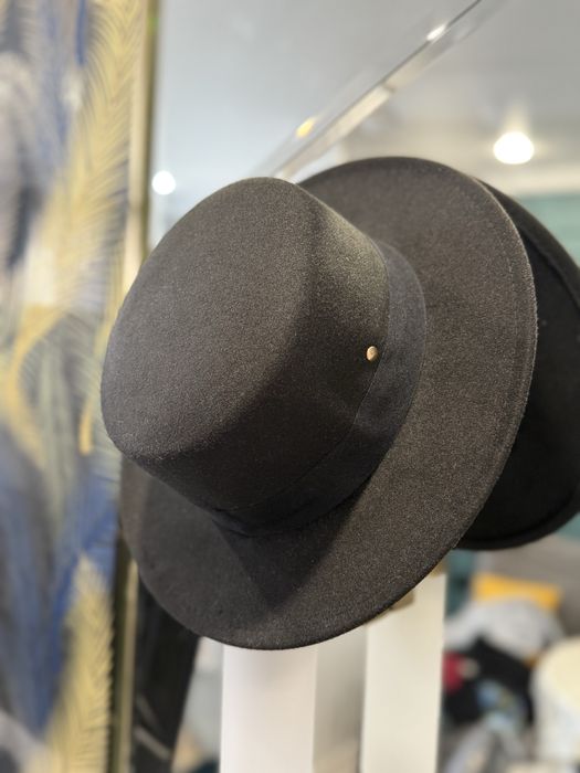 Шляпа черная новая