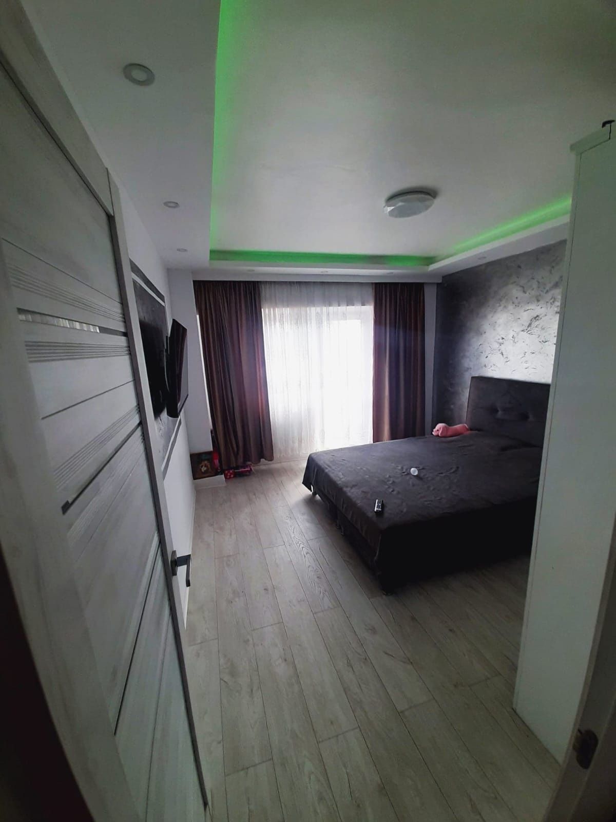 Persoana fizica vând apartamente 2 camere zona Păcurari