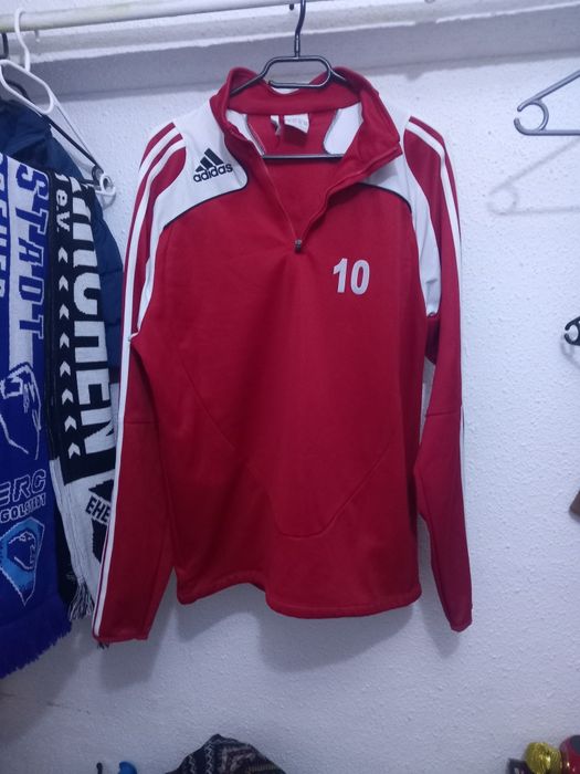 Bluza sport Adidas barbat marime 42 , L/XL , stare foarte buna
