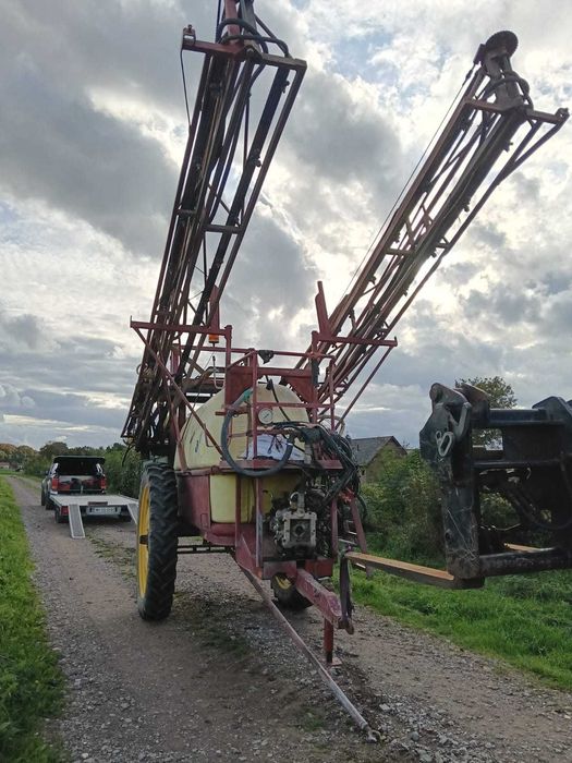 Met de erbicidat Hardi 2400 litri, lănci 18M