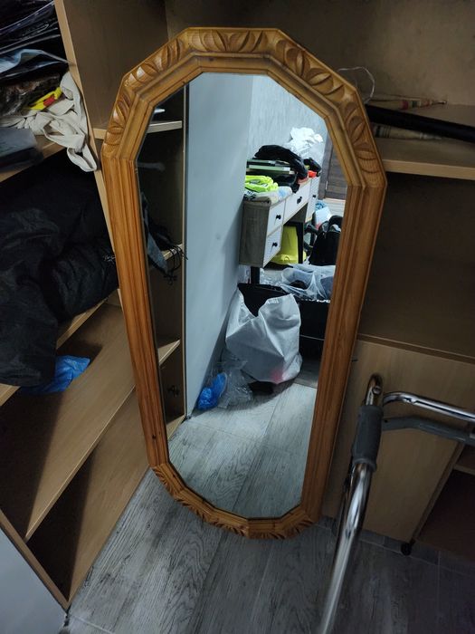 Продавам огледало