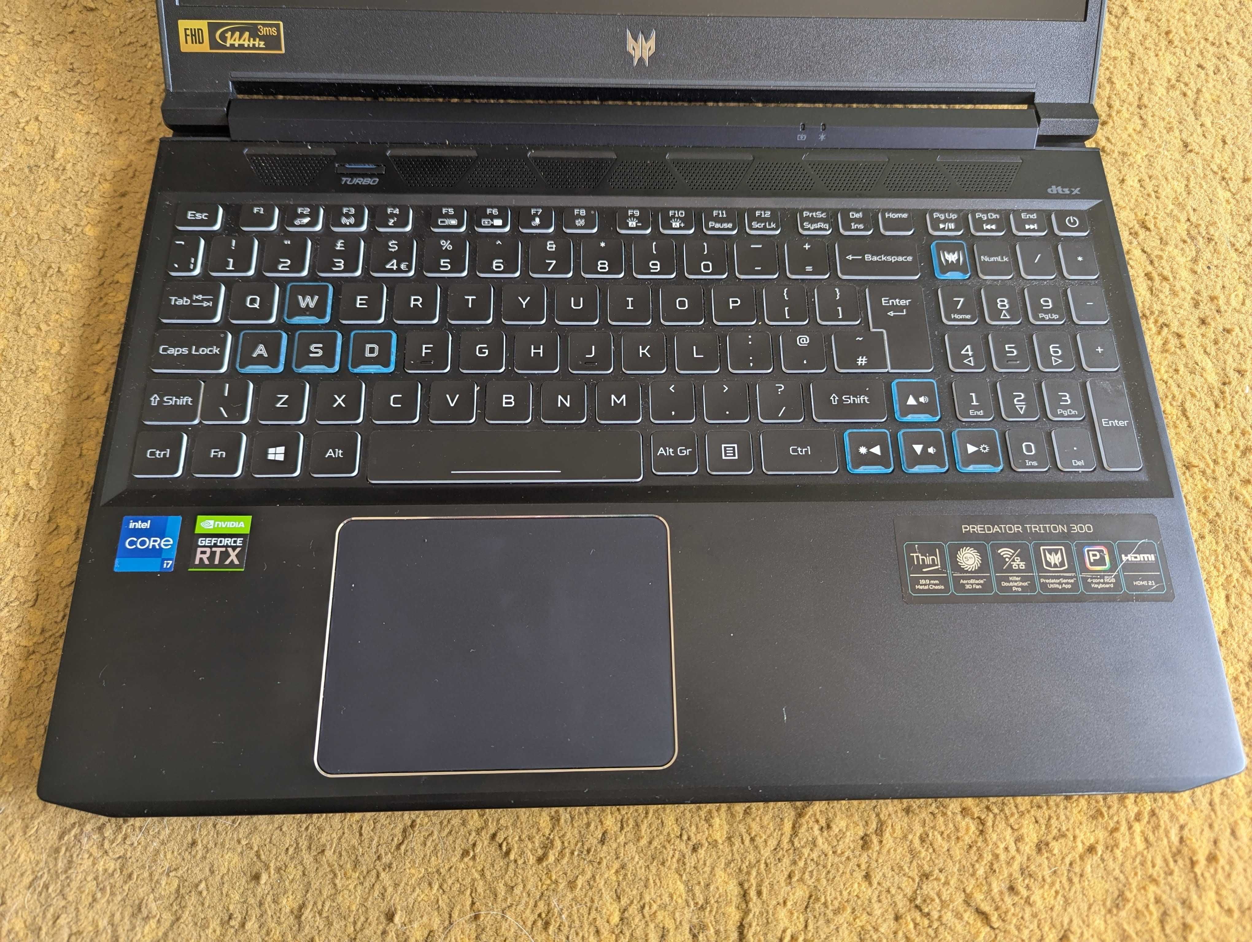 Acer Predator Triton 300 | RTX 3070 8GB (100W)| i7-11800H | 32GB | 1TB