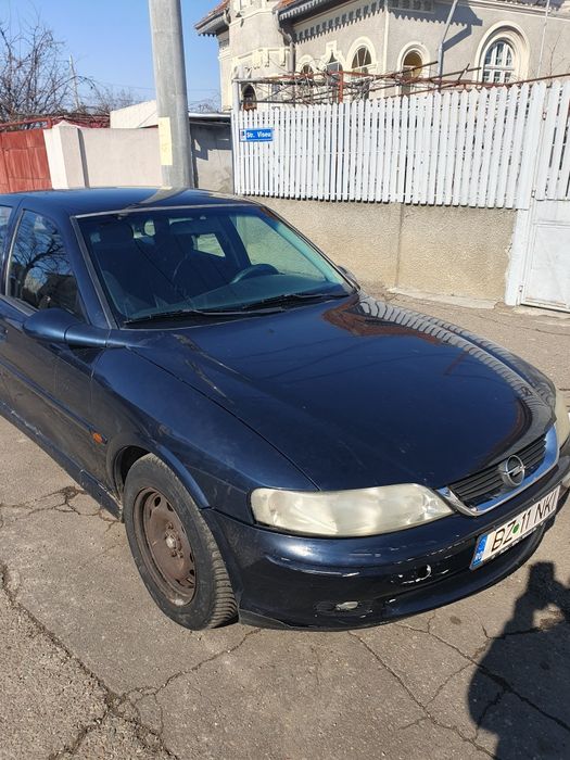 Vând 0pel vectra 1,6 benzină +gaz 2001 850euro negociabil