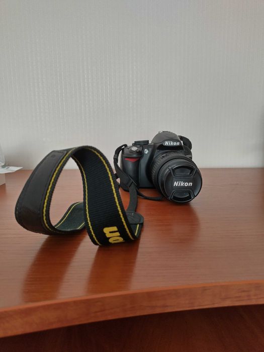 Nikon D3100 + обектив 18-55''