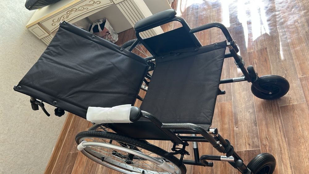 Продам инвалидную коляску