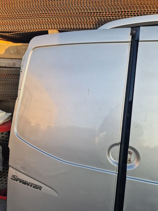 Usa usi spate stanga dreapta mercedes sprinter w906 2016
