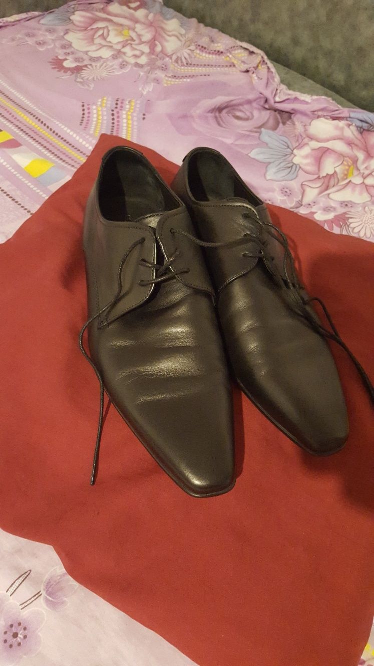 Pantofi piele firma Hugo Boss  43