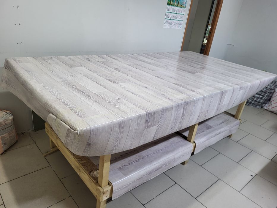 Стол для кройки шитья.