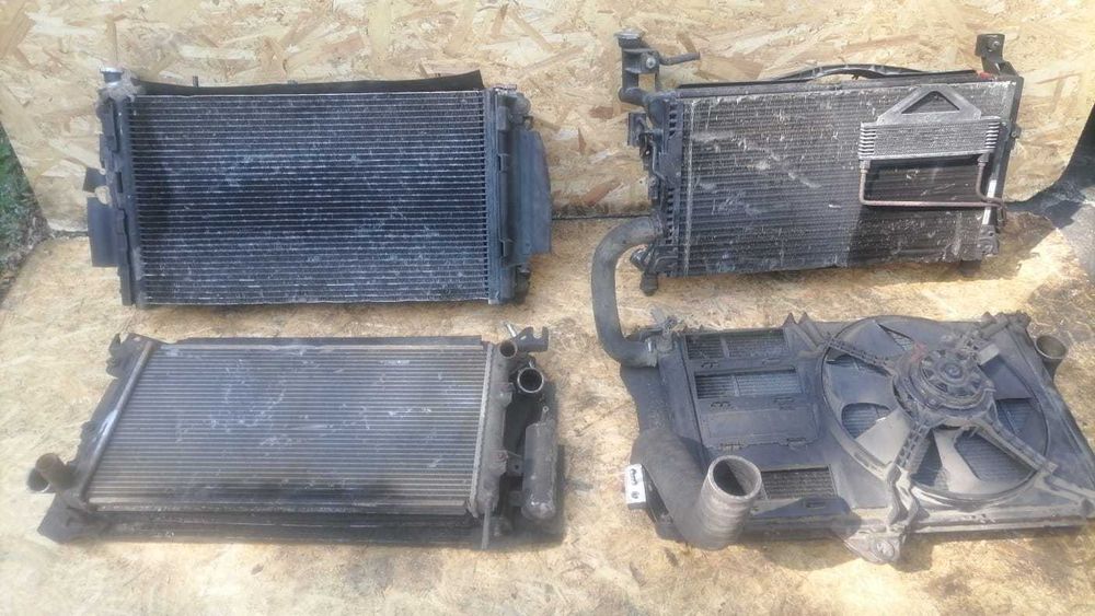радиатор охлаждения с вентиляторами в наличии Крайслер Вояджер