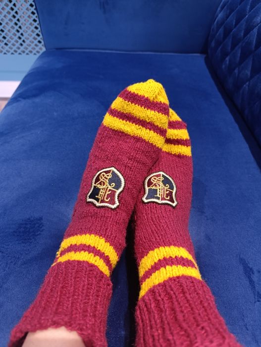 Для настоящих фанатов Гарри Поттера,вязаные носки Гриффиндора