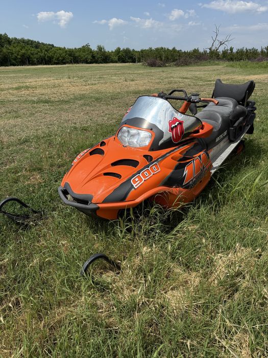 Snowmobil Artic Cat King Cat 900