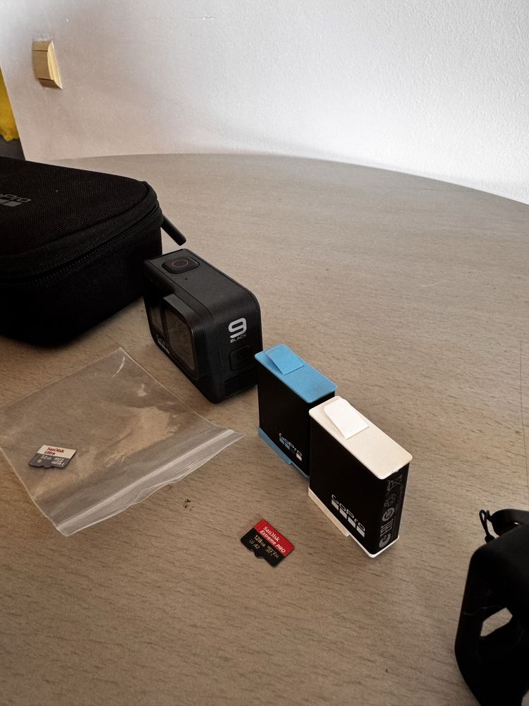 Go pro hero 9 + doua baterii + card 128gb