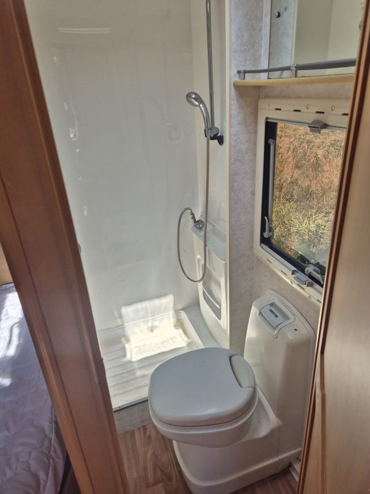Rulota Elddis Odyssey 484 4/5 locuri 2008
