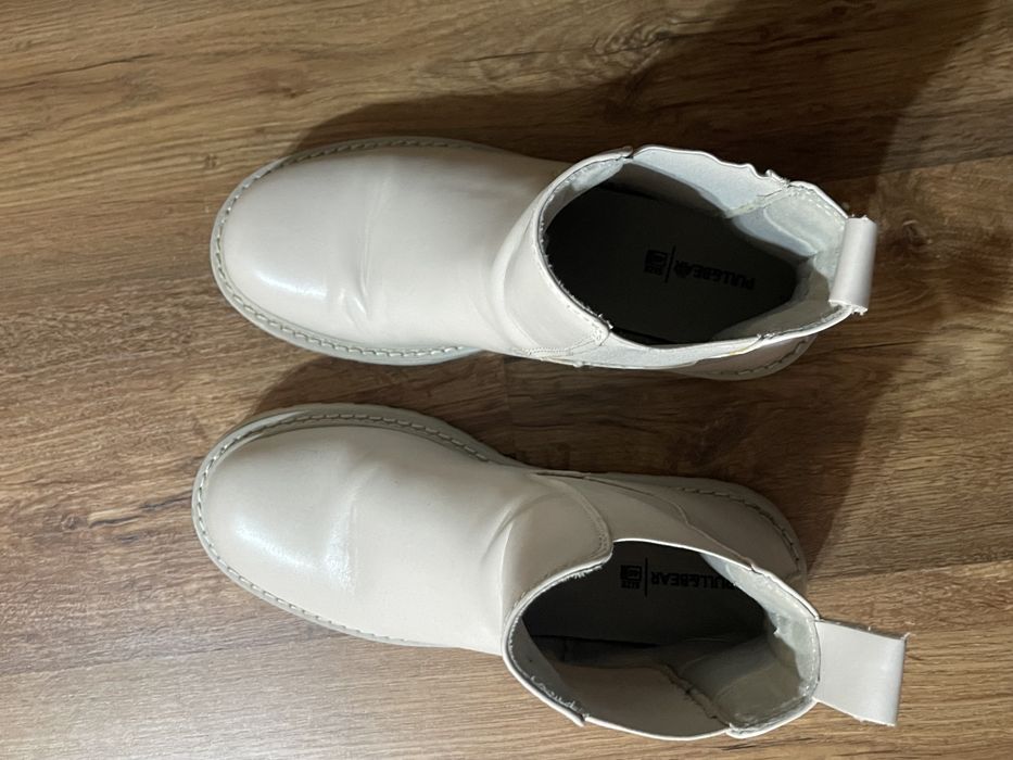 Ghete Pull Bear impecabile