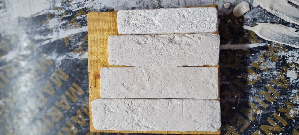 Ровный кирпиш из гипса