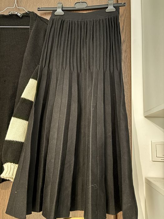 Черна плетена пола