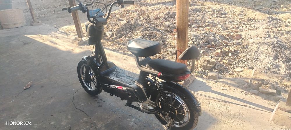 Skuter sotiladi yangi mingani odam yoqligi un sotyapman