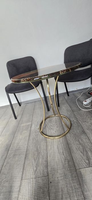 Vând Măsuță rășină- 60 cm diametru