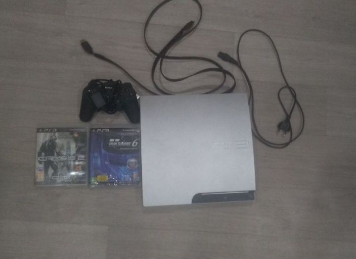 Продам приставку игровую