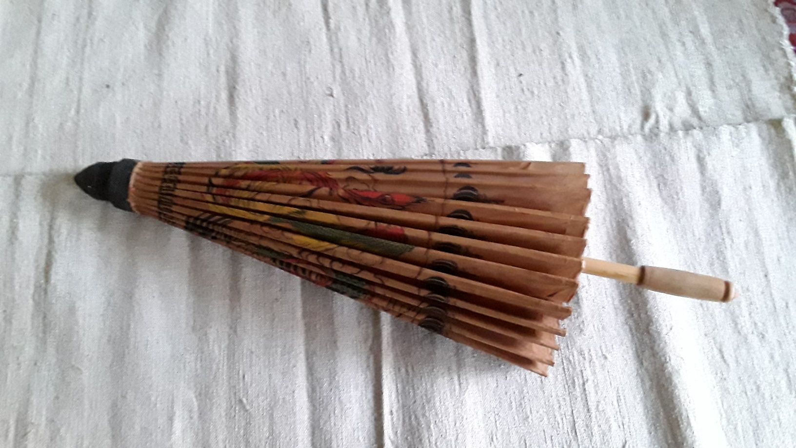 Umbrela vintage din hartie de orez si bambus