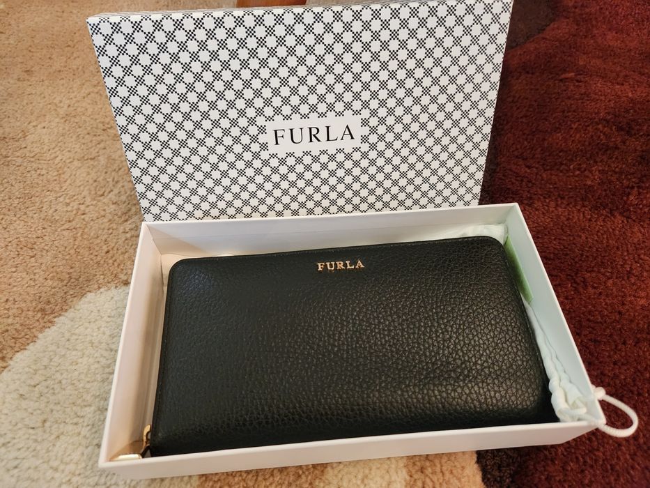 НОВО портмоне Furla, черно,естествена кожа