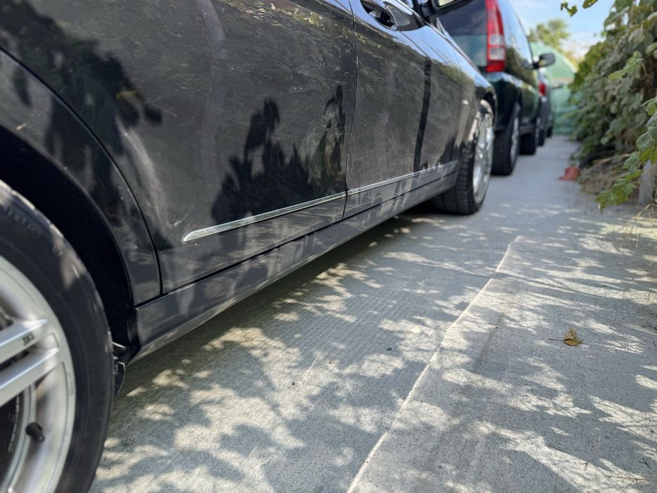 Предна и задна и прагове броня MERCEDES W204