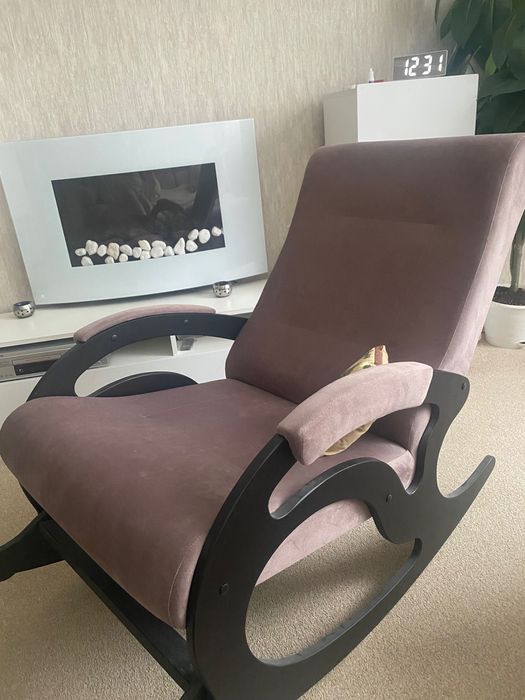 Продам кресло качалку новое