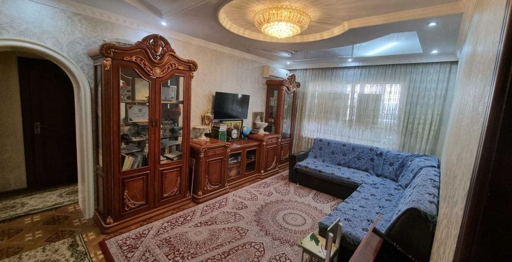 Yunsobod 18 kv 77 seriy gishtli dom 4/4/4/84 kv 2*6 balkon srochniy